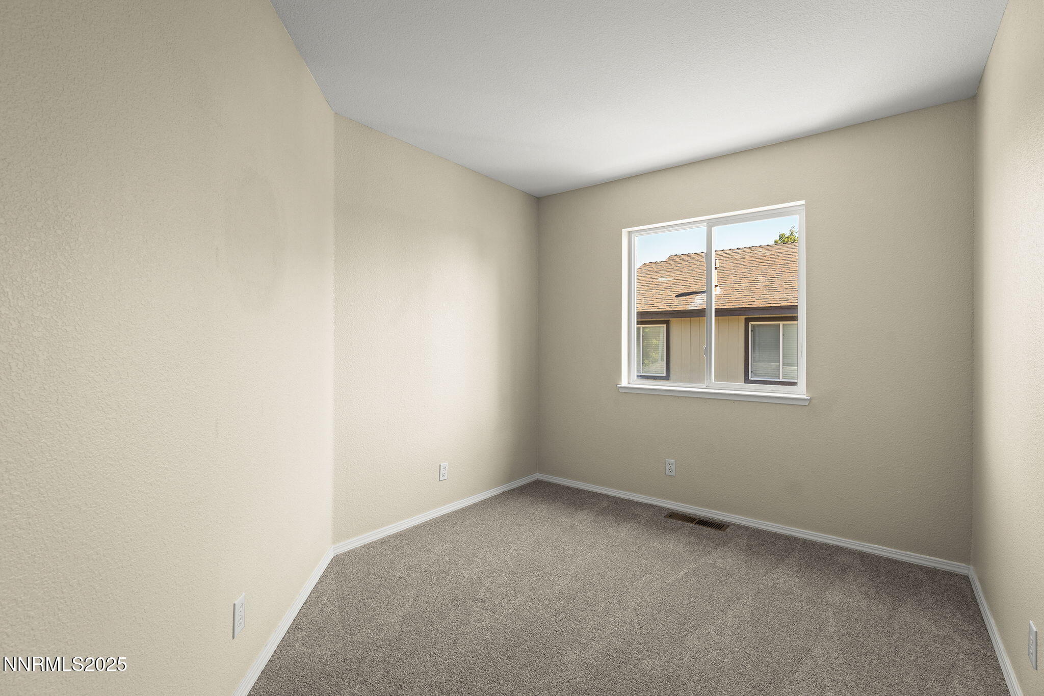5830 Blue Horizon Drive Reno, NV 89523 - Photo 30 of 41 an empty room with windows