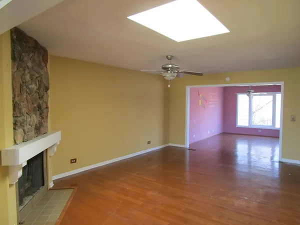 $390,000 | 104 Oxford Place, Bloomingdale, IL 60108