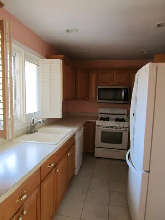 $390,000 | 104 Oxford Place, Bloomingdale, IL 60108