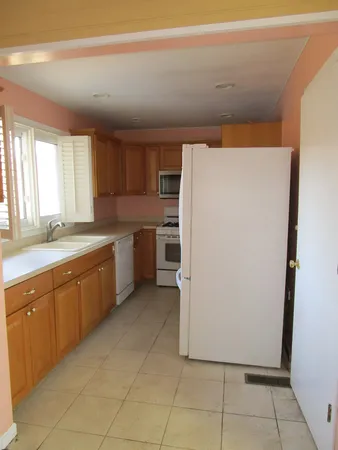 $390,000 | 104 Oxford Place, Bloomingdale, IL 60108