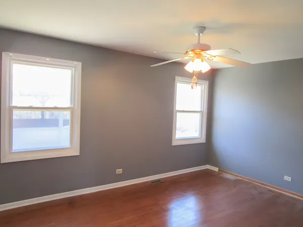 $390,000 | 104 Oxford Place, Bloomingdale, IL 60108