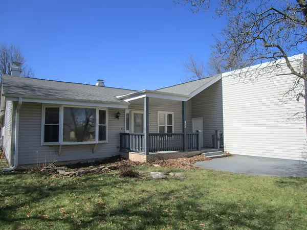 $390,000 | 104 Oxford Place, Bloomingdale, IL 60108