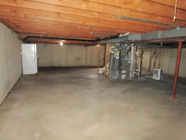 $390,000 | 104 Oxford Place, Bloomingdale, IL 60108