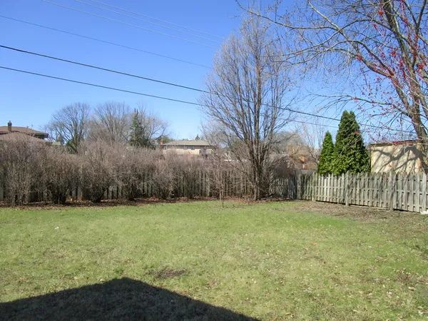 $390,000 | 104 Oxford Place, Bloomingdale, IL 60108