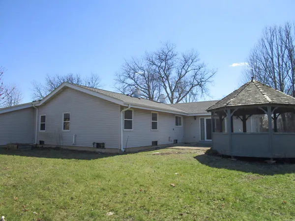 $390,000 | 104 Oxford Place, Bloomingdale, IL 60108