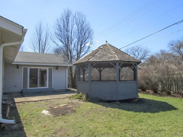 $390,000 | 104 Oxford Place, Bloomingdale, IL 60108