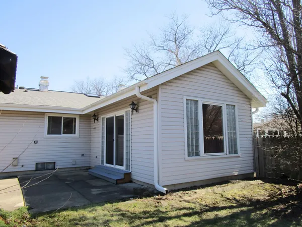 $390,000 | 104 Oxford Place, Bloomingdale, IL 60108