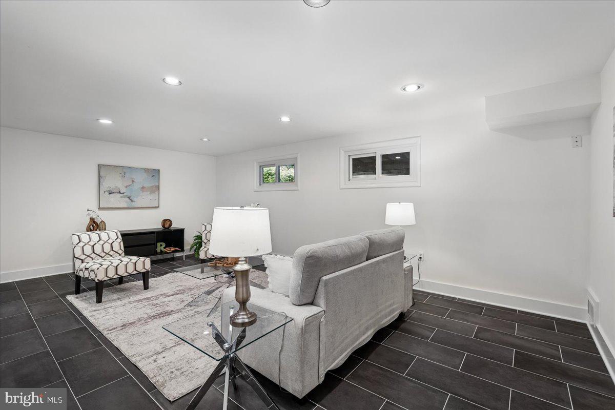 9817 Cherry Tree Lane Silver Spring, MD 20901 - Photo 34 of 73