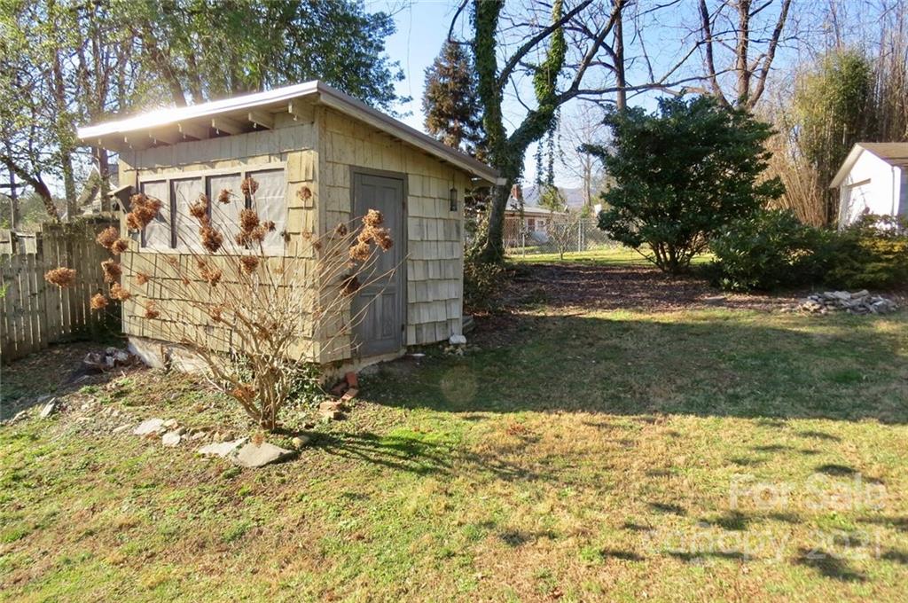 204 Johnson Street Brevard, NC 28712 - Photo 25 of 33 Gallery Image 25