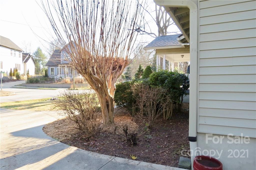 204 Johnson Street Brevard, NC 28712 - Photo 30 of 33 Gallery Image 30