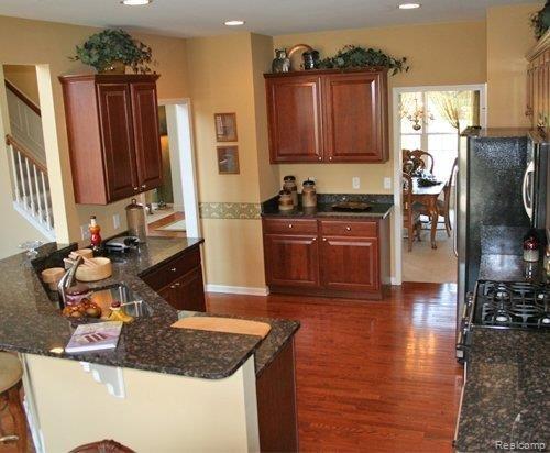 2532 Barkhill Road Canton, MI 48188 - Photo 4 of 12 04 Taylor Kitchen.JPG
