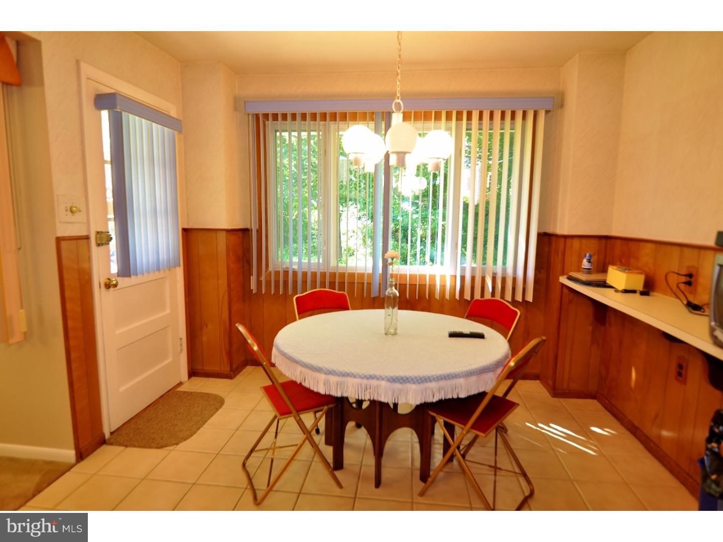 9256 Darlington Road Philadelphia, PA 19115 - Photo 11 of 21 Breakfast Room