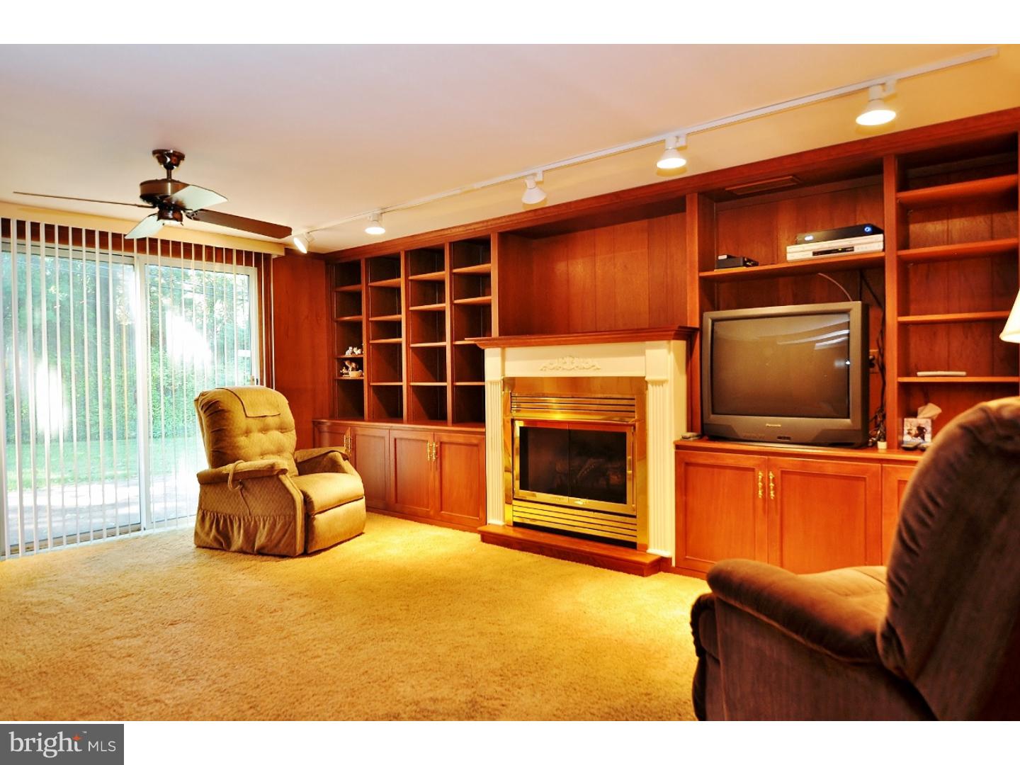 9256 Darlington Road Philadelphia, PA 19115 - Photo 13 of 21 Family Room