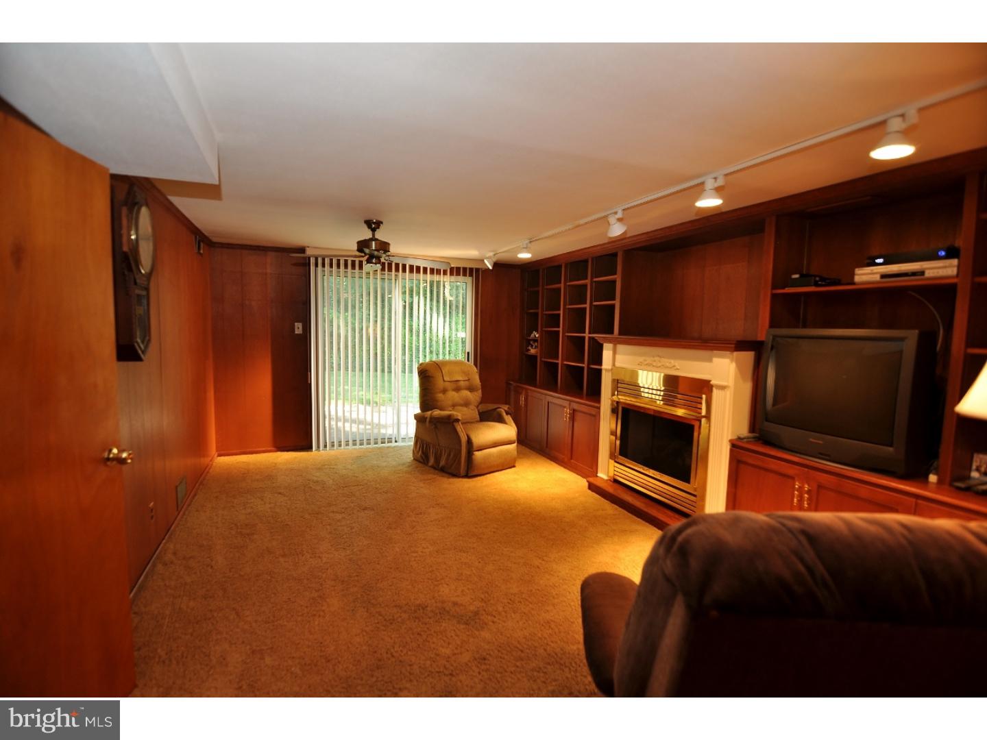 9256 Darlington Road Philadelphia, PA 19115 - Photo 15 of 21 Family Room