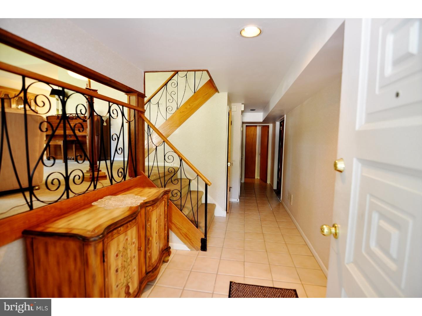 9256 Darlington Road Philadelphia, PA 19115 - Photo 5 of 21 Foyer