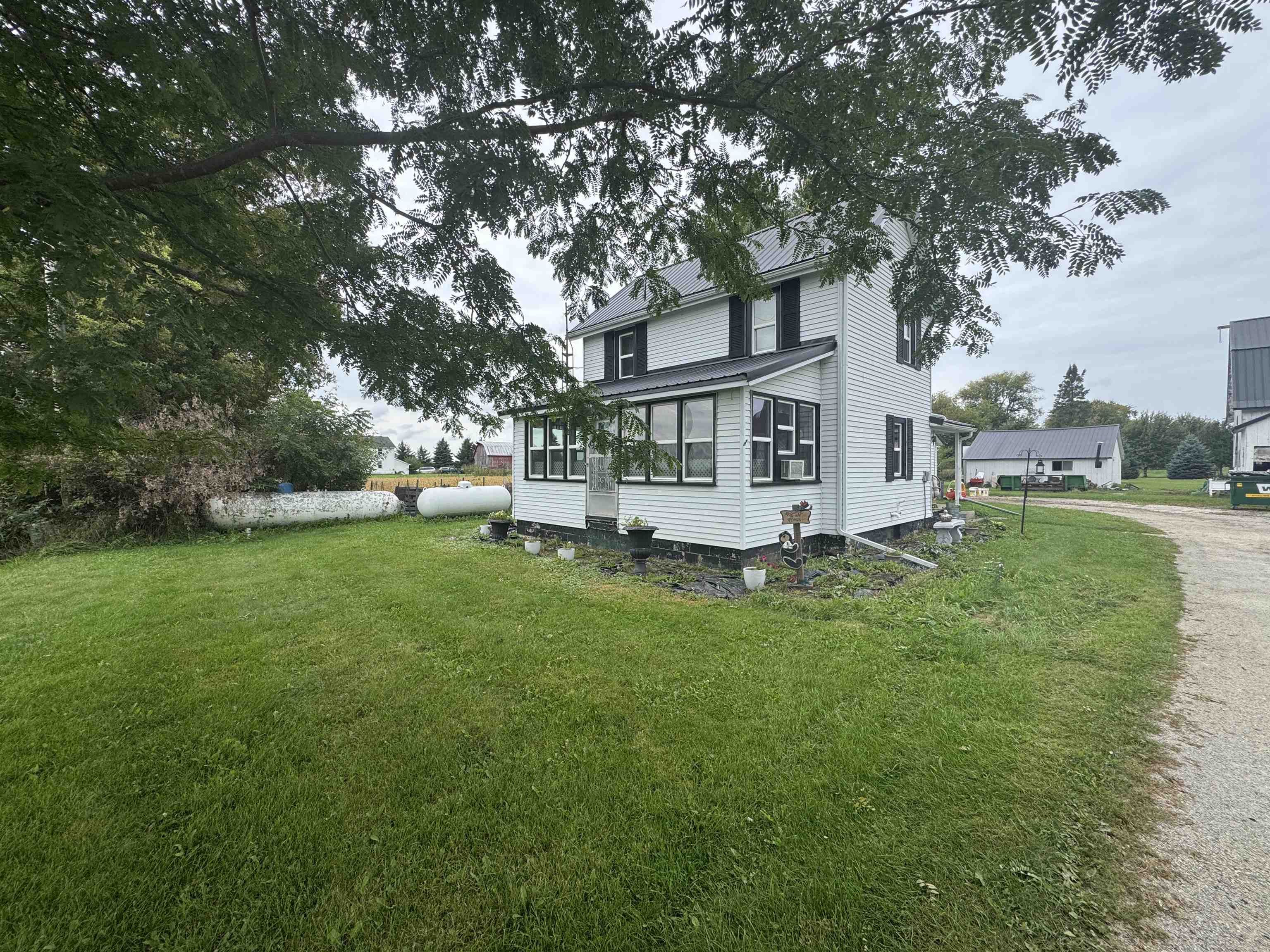 N7850 Douglas Street Ripon, WI 54971 - Photo 3 of 17 Gallery Image 3
