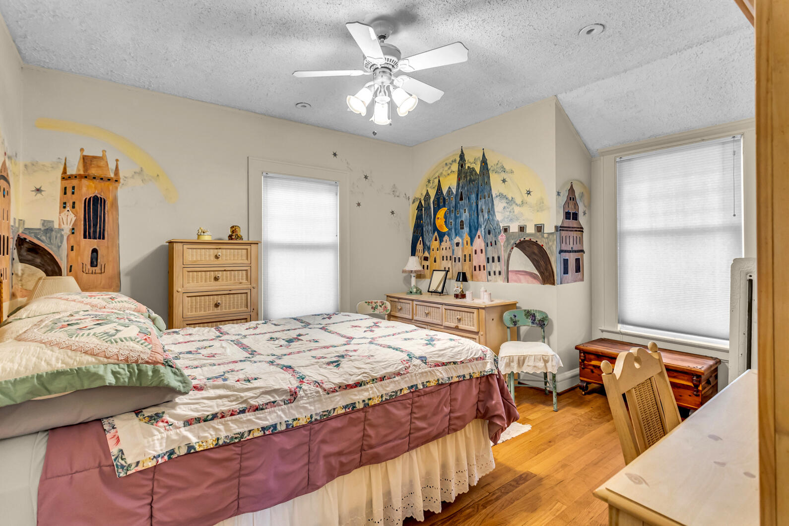 218 4th Street Jackson, MI 49201 - Photo 17 of 34 Bedroom 2