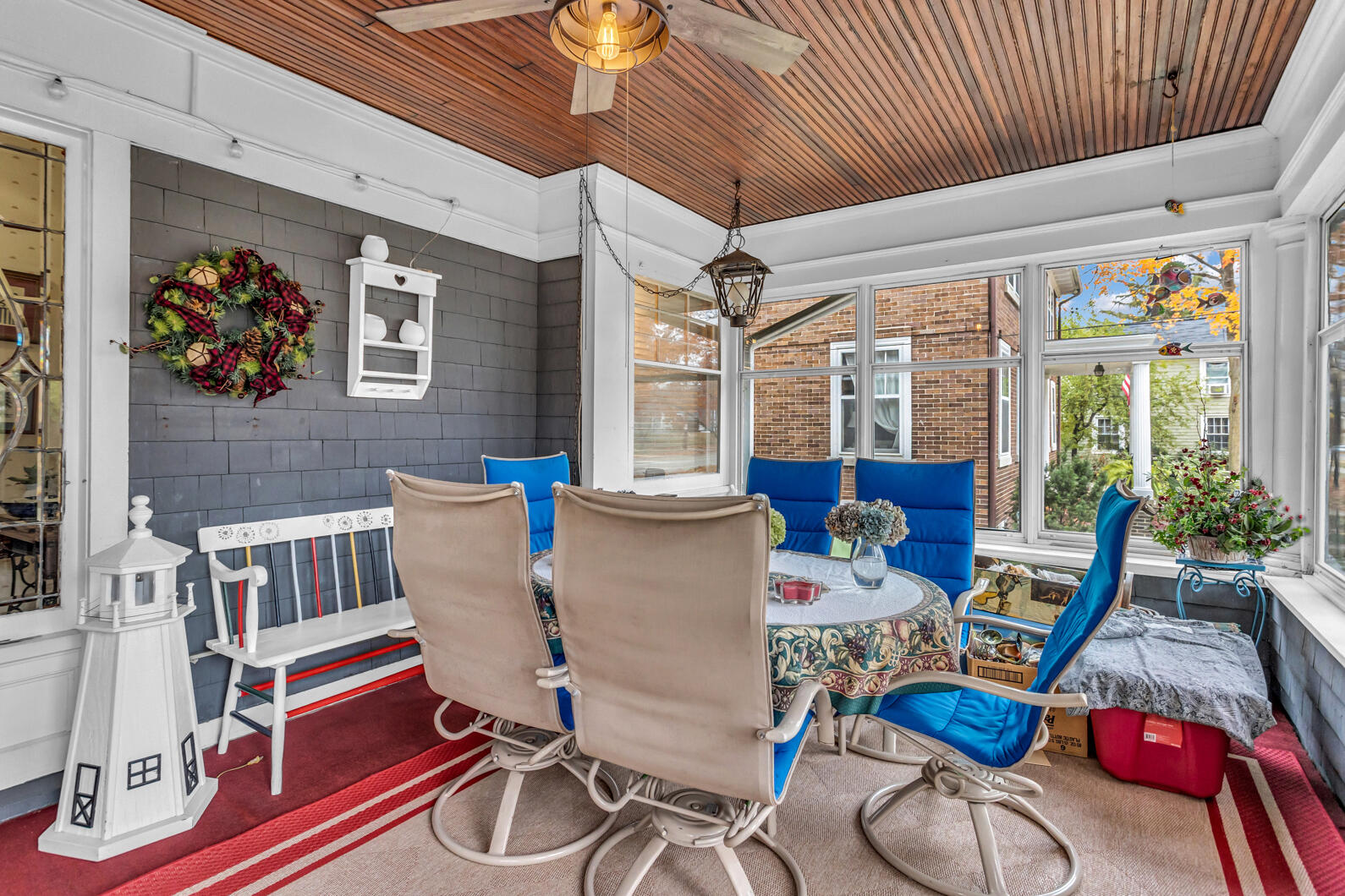 218 4th Street Jackson, MI 49201 - Photo 2 of 34 Enclosed Porch