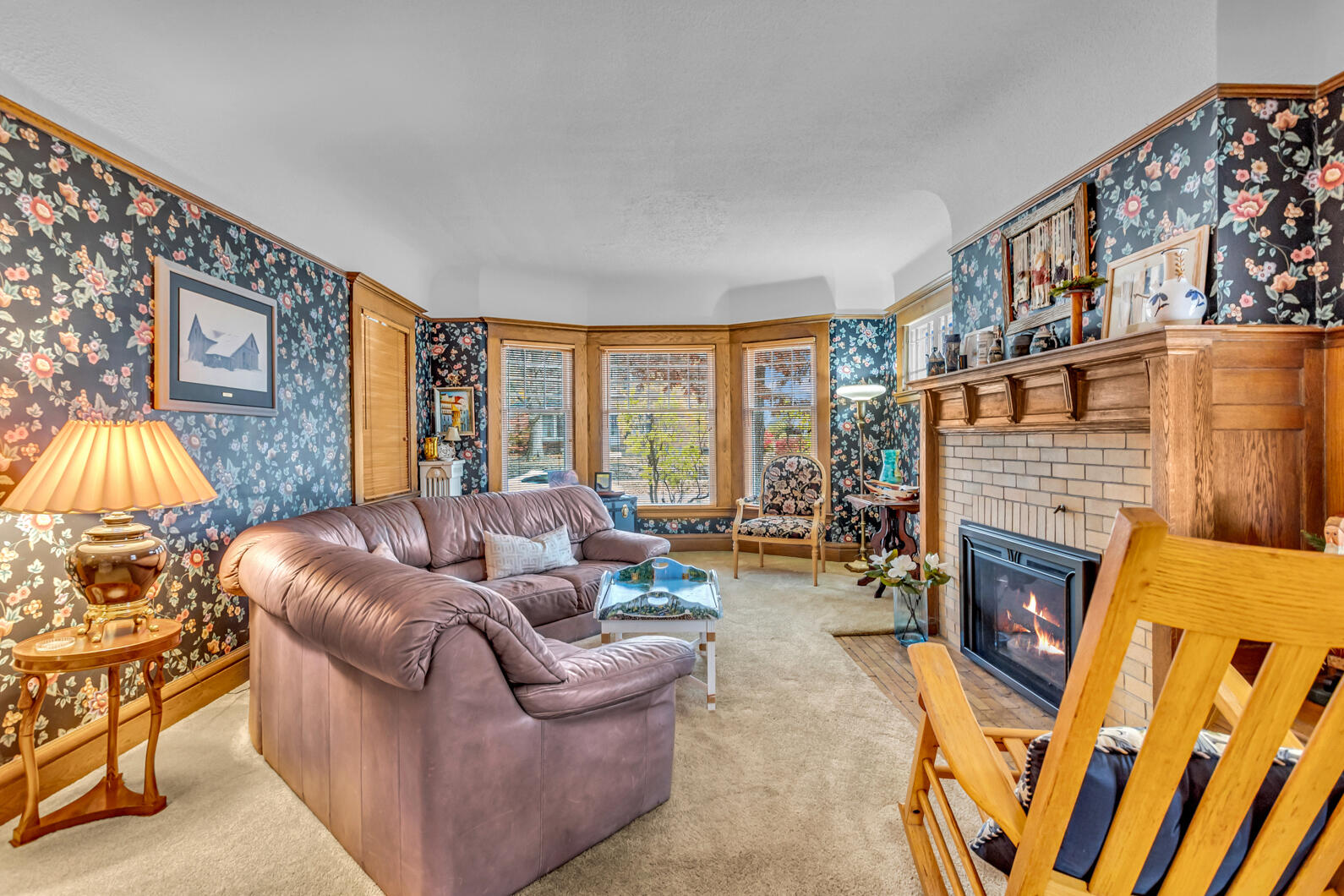218 4th Street Jackson, MI 49201 - Photo 4 of 34 Living Room