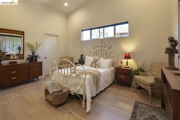 a view of a livingroom with furniture