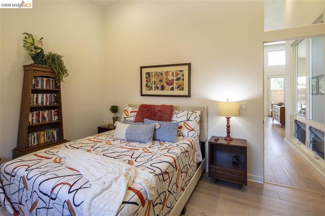 18870 Old Bridge Road Jamestown, CA 95327 - Photo 28 of 57 a bedroom with a bed and a book shelf