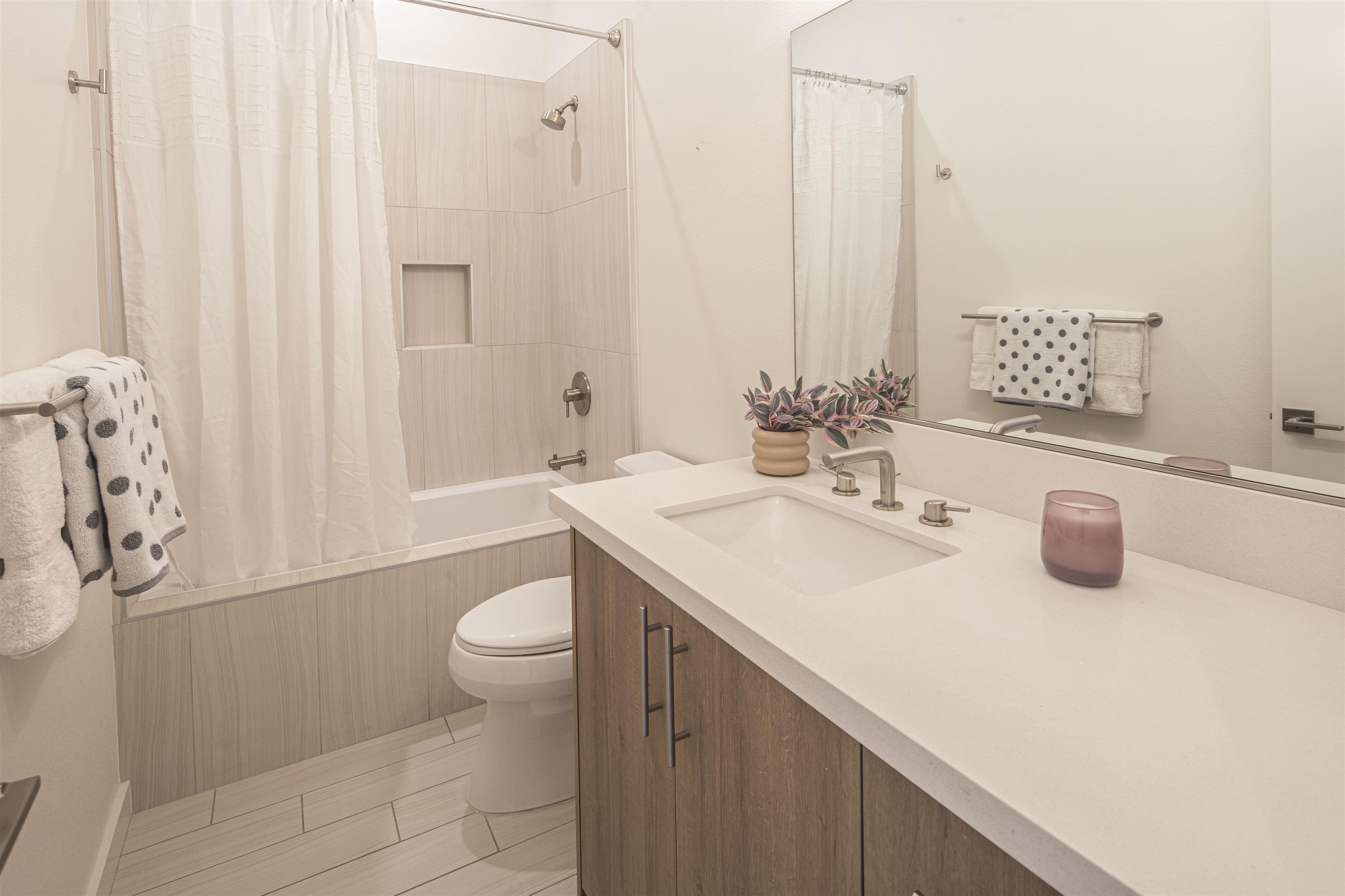18870 Old Bridge Road Jamestown, CA 95327 - Photo 30 of 57 Bathroom with tiled shower / bath combo and vanity