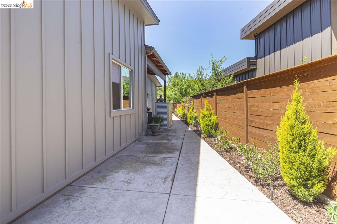 18870 Old Bridge Road Jamestown, CA 95327 - Photo 41 of 57 a house with a outdoor space