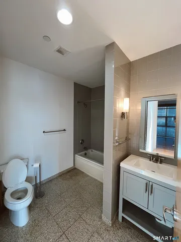 $2,600 | 33 North Water Street, Unit 301, Norwalk, CT 06854