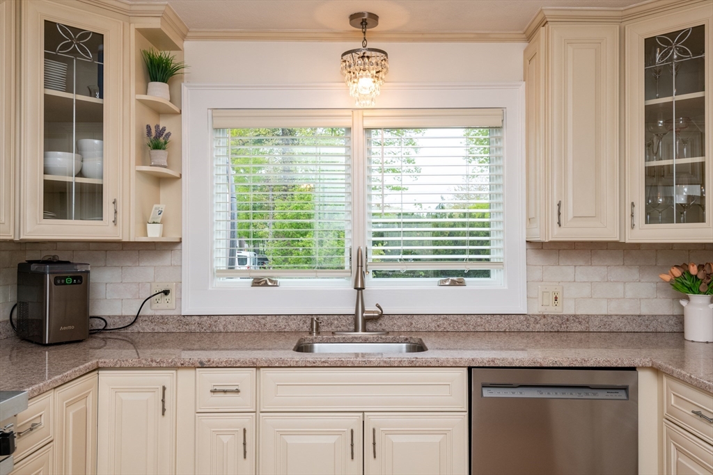 2 Parkwood Road Lynnfield, MA 01940 - Photo 20 of 42 Gallery Image 20