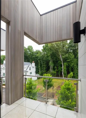 a view of a back yard