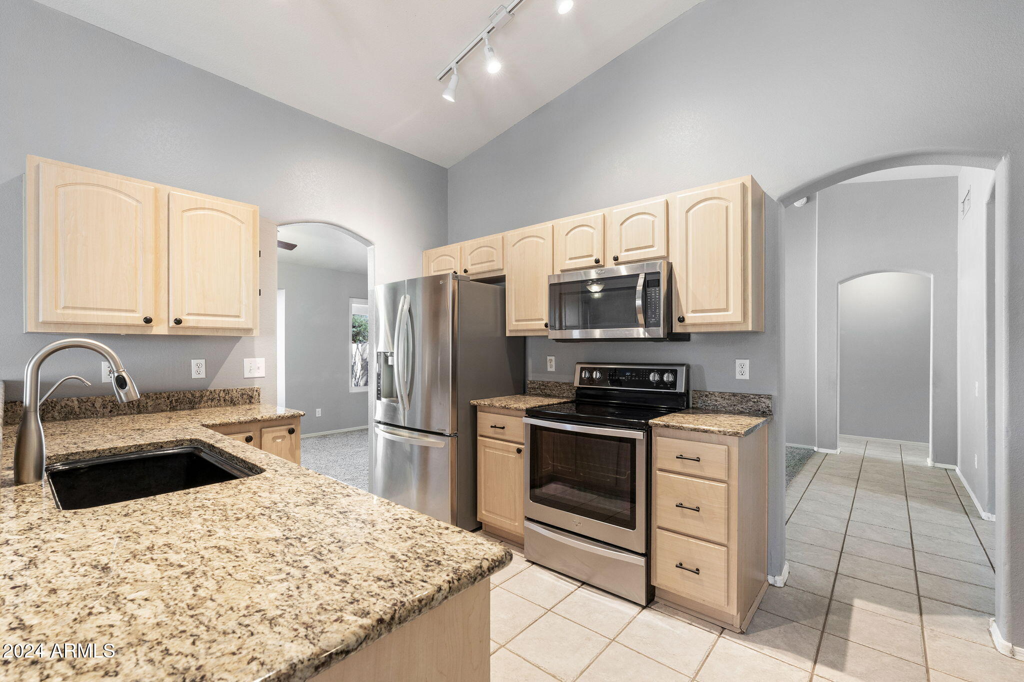 008__633 S Golden Key St