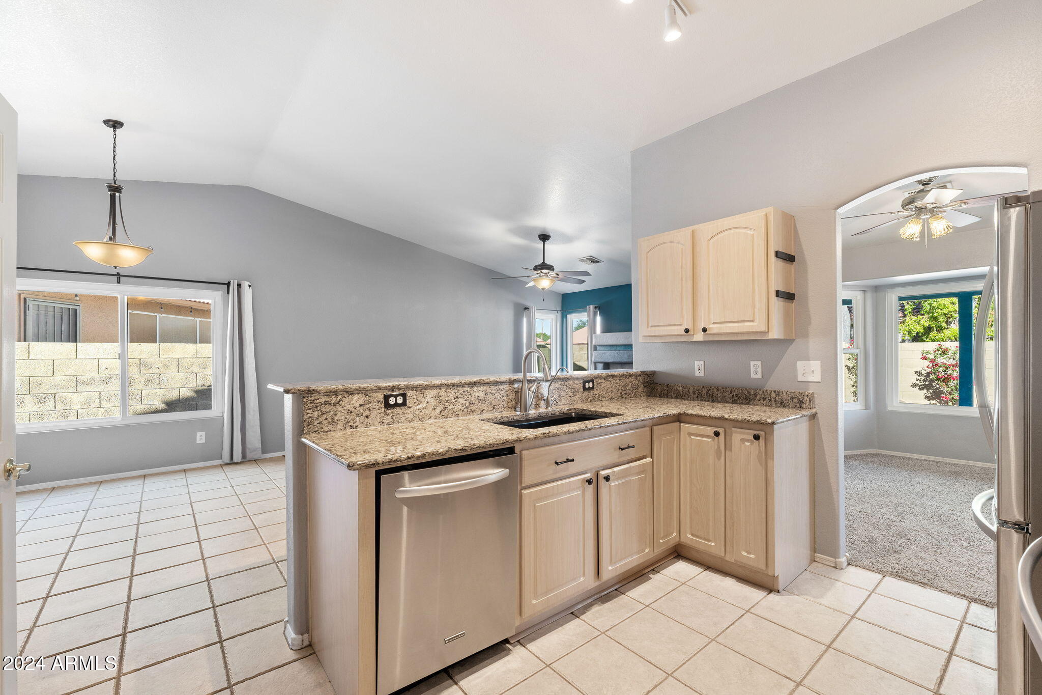 633 South Golden Key Street Gilbert, AZ 85233 - Photo 8 of 23 007__633 S Golden Key St