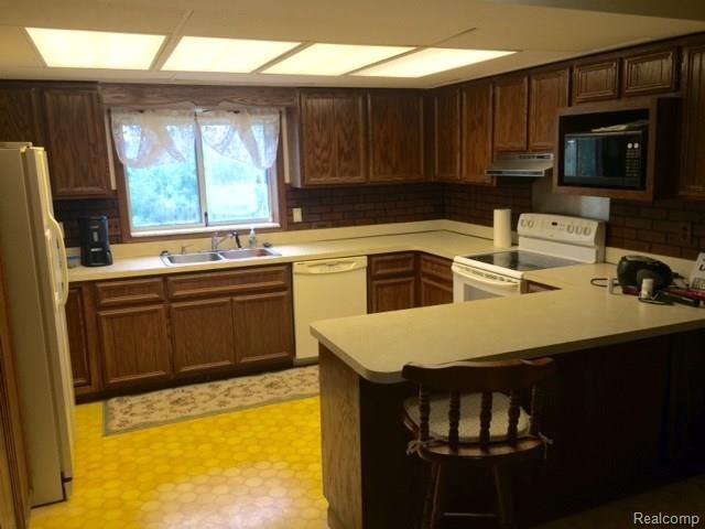 1930 Wheeling Road Imlay City, MI 48444 - Photo 3 of 28
