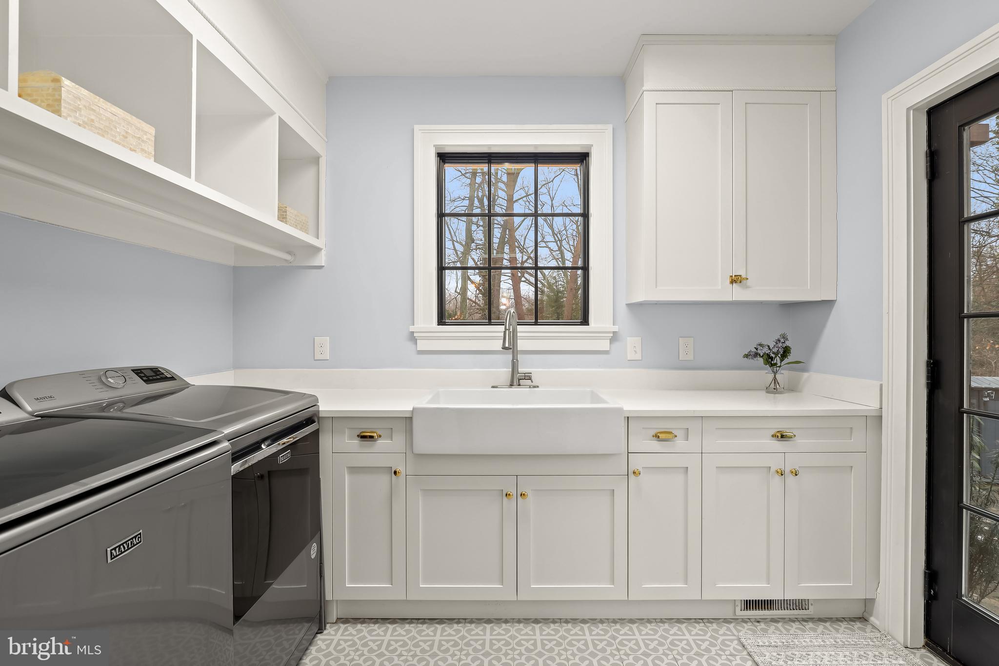 616 Cotterill Road Gibson Island, MD 21056 - Photo 17 of 54 Laundry & Mudroom w/ Deep Farmhouse Sink