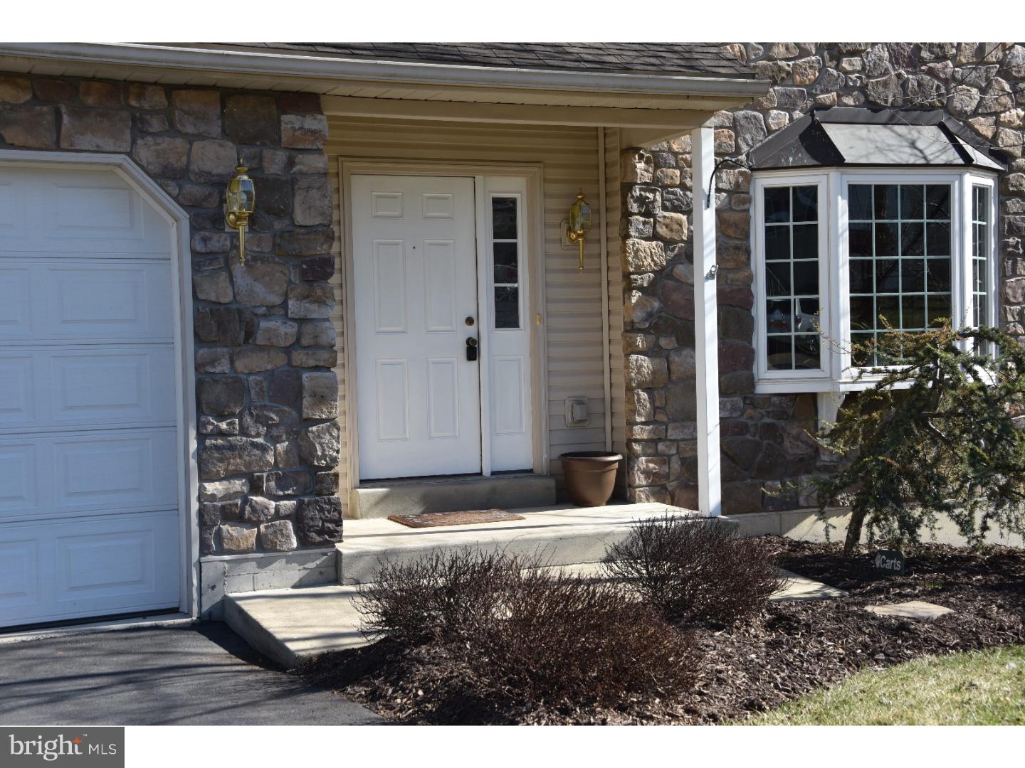 106 Crestview Drive Sinking Spring, PA 19608 - Photo 2 of 25 Gallery Image 2