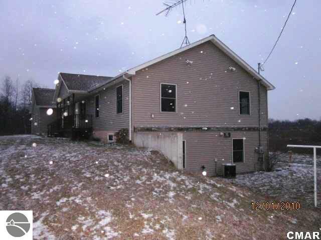 11404 Gates Road Riverdale, MI 48877 - Photo 18 of 18 1772864-17.JPG