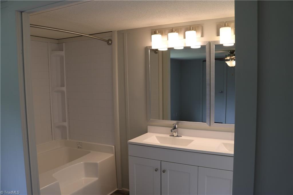 1197 Giles Road Lexington, NC 27295 - Photo 10 of 24 Gallery Image 10