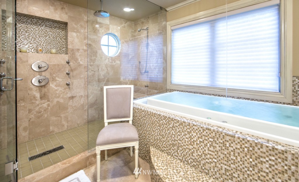 1444 Evergreen Point Road Medina, WA 98039 - Photo 11 of 15 Gallery Image 11