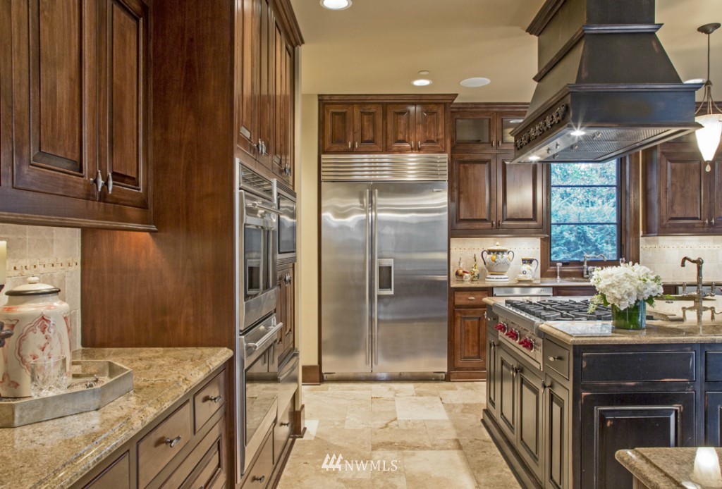 1444 Evergreen Point Road Medina, WA 98039 - Photo 8 of 15 Gallery Image 8