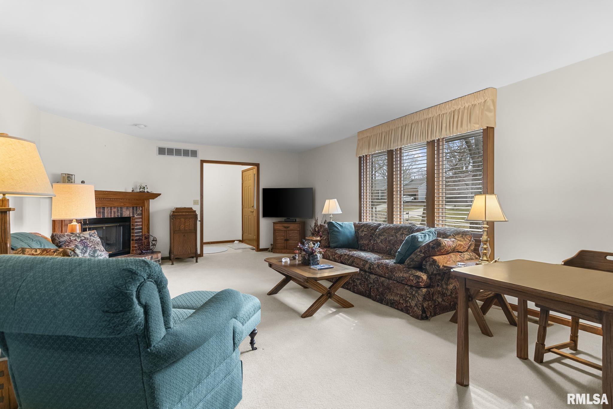 3613 Briana Drive Springfield, IL 62711 - Photo 3 of 42