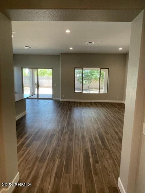 16853 West Almeria Road Goodyear, AZ 85395 - Photo 4 of 6 Entry