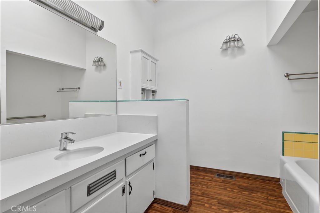 1000 Ridgeway Street Morro Bay, CA 93442 - Photo 21 of 50 Full bath.