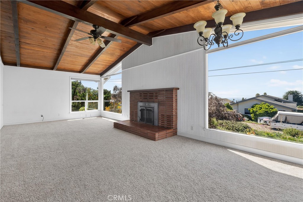 1000 Ridgeway Street Morro Bay, CA 93442 - Photo 8 of 50 Living room.