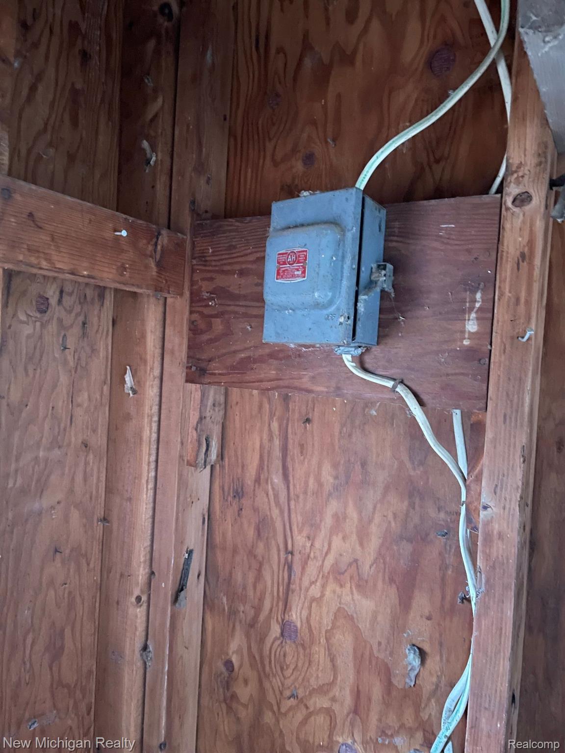 9555 Colgate Clarkston, MI 48348 - Photo 26 of 44 Gallery Image 26