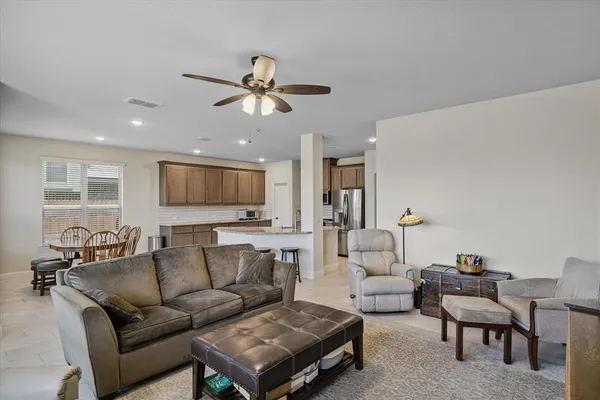 $2,800 | 4102 Sublett Way, Kaufman, TX 75142