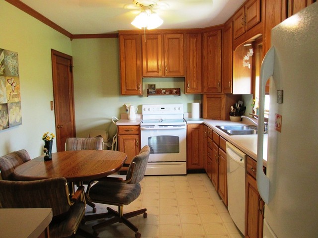 1592 Meridian Road Ashton, IL 61006 - Photo 6 of 23