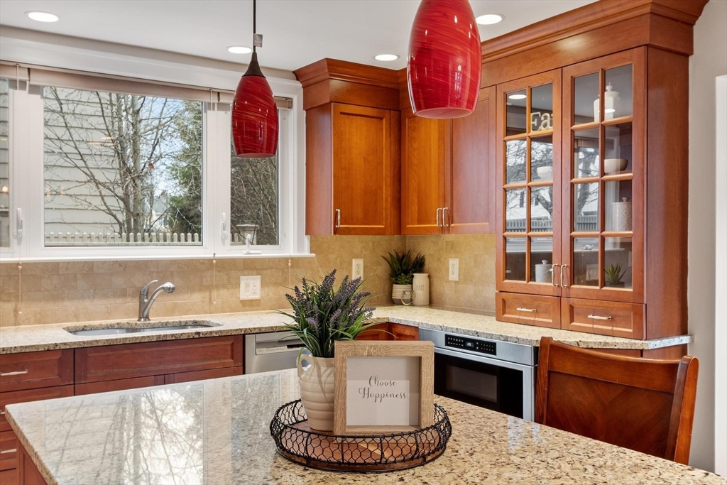 70 Ardsmoor Road Melrose, MA 02176 - Photo 13 of 42