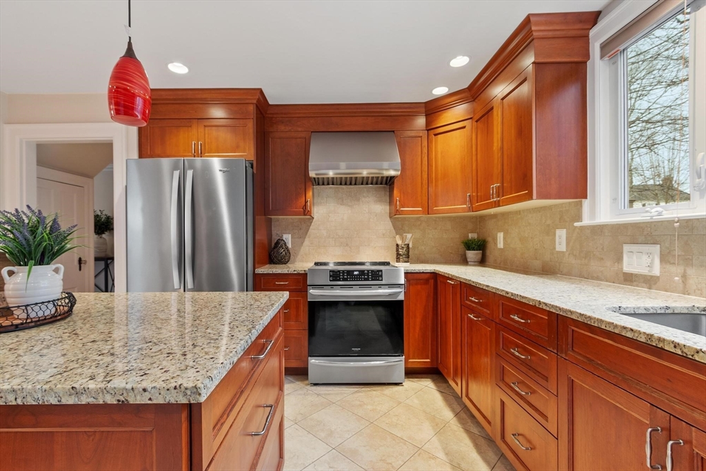 70 Ardsmoor Road Melrose, MA 02176 - Photo 16 of 42