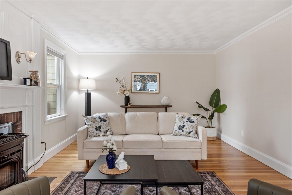 70 Ardsmoor Road Melrose, MA 02176 - Photo 5 of 42