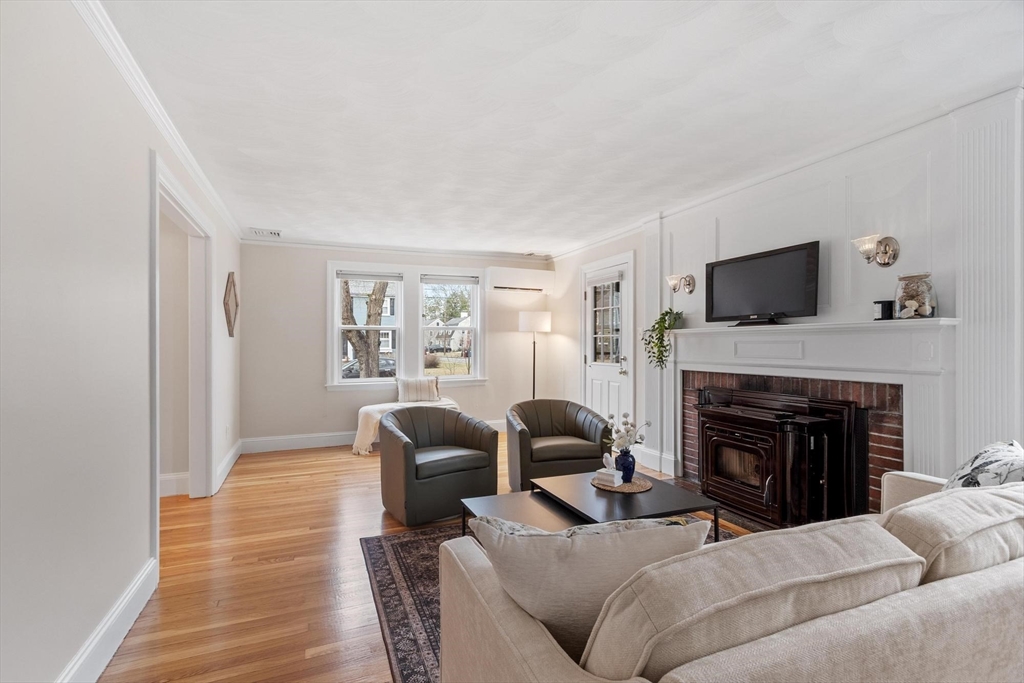 70 Ardsmoor Road Melrose, MA 02176 - Photo 7 of 42